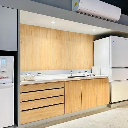 Kw2 Hostel Гаосюн Экстерьер фото