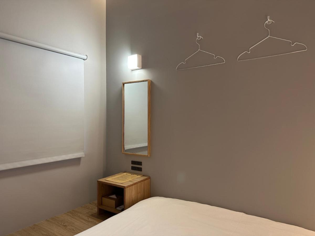 Kw2 Hostel Гаосюн Экстерьер фото