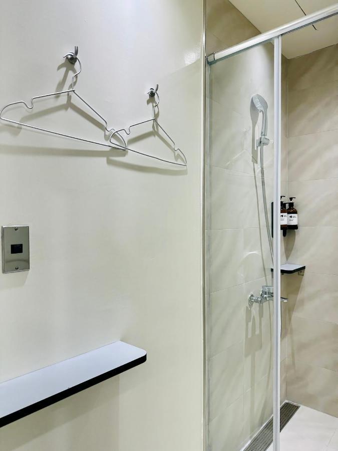 Kw2 Hostel Гаосюн Экстерьер фото