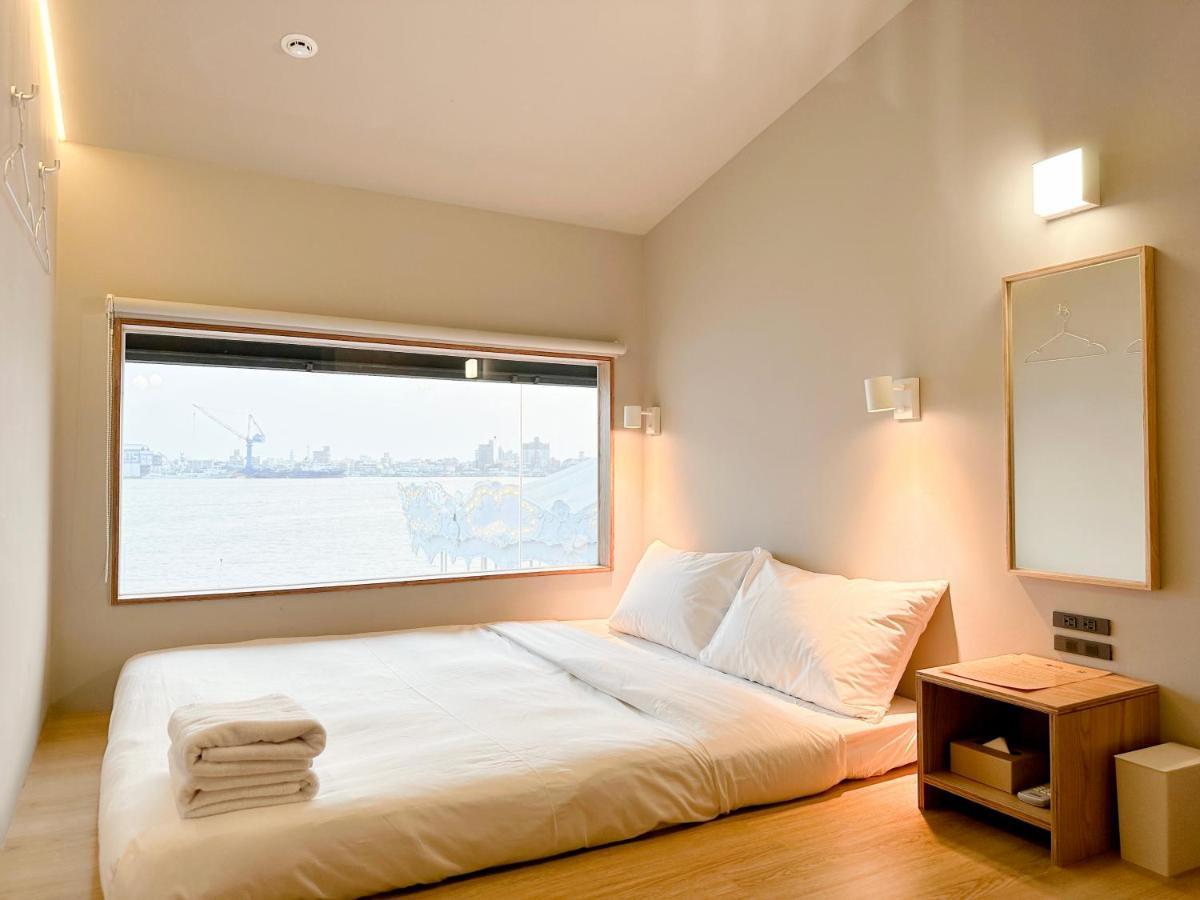 Kw2 Hostel Гаосюн Экстерьер фото
