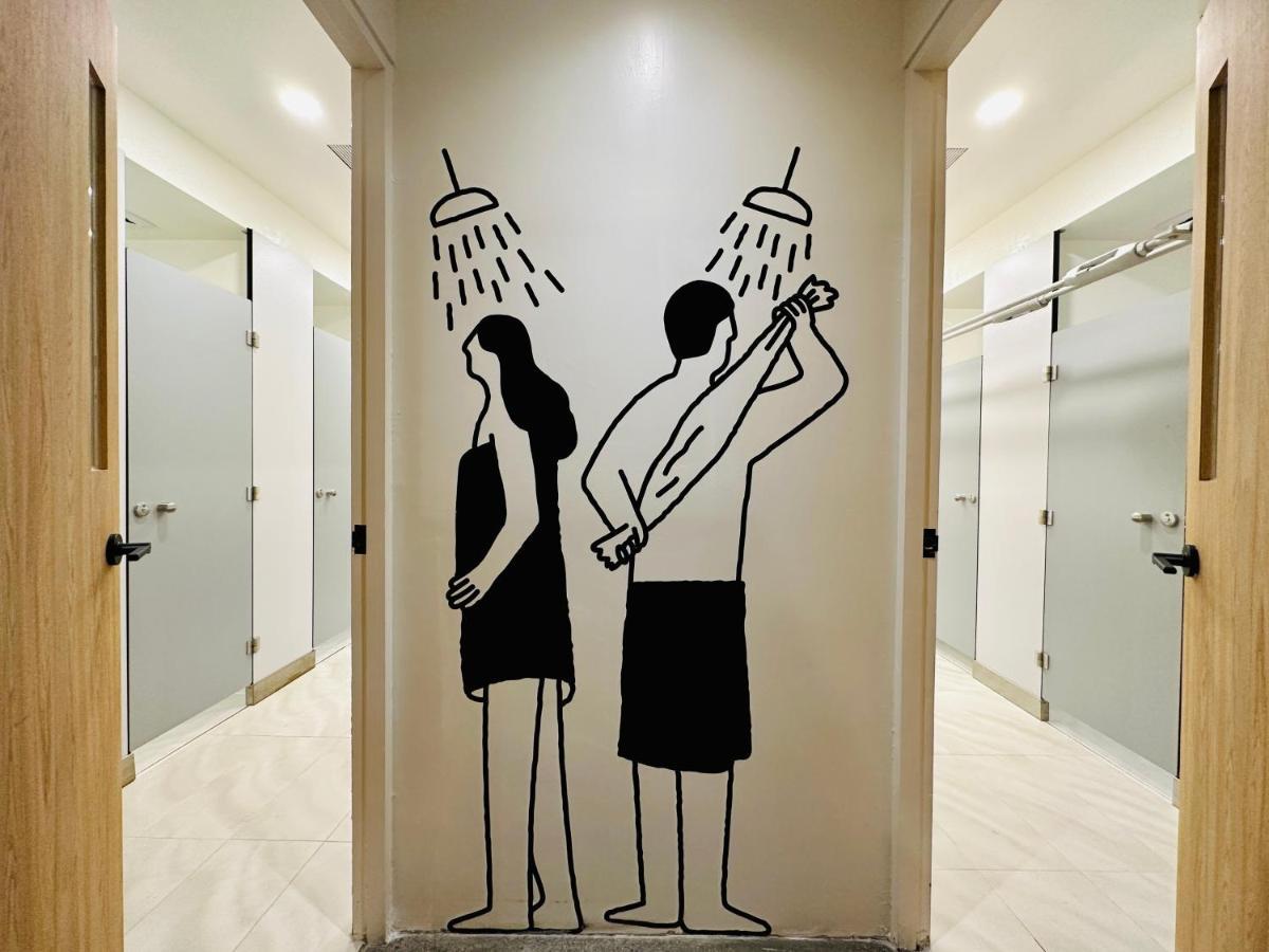Kw2 Hostel Гаосюн Экстерьер фото