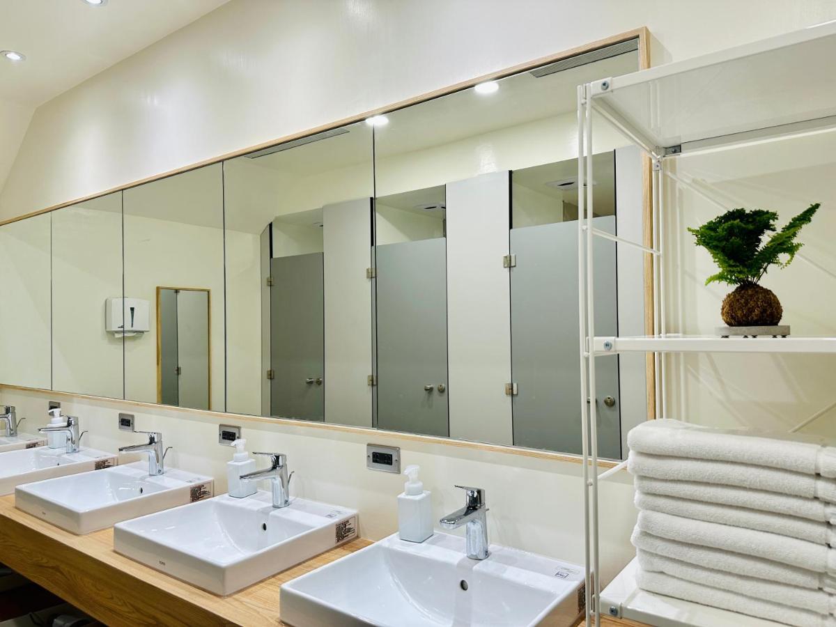Kw2 Hostel Гаосюн Экстерьер фото