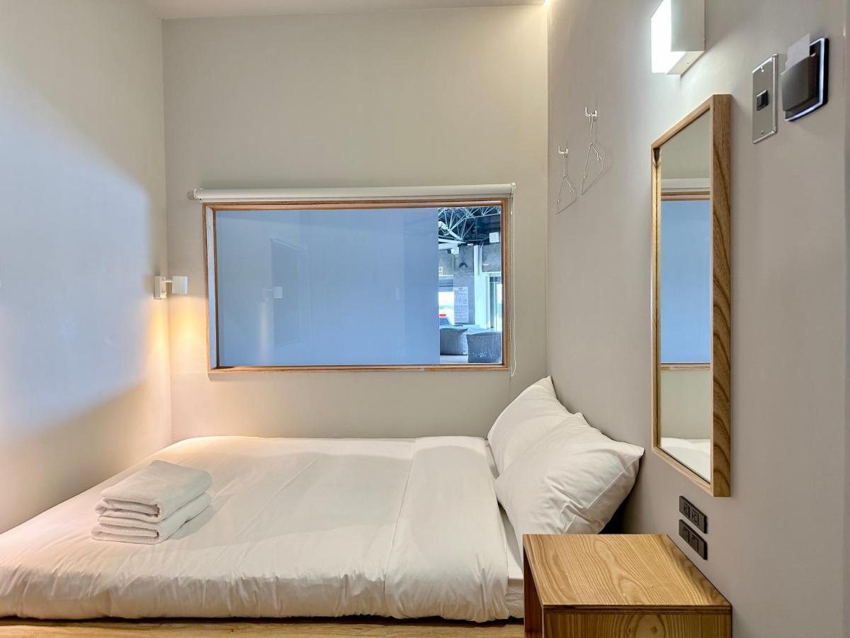 Kw2 Hostel Гаосюн Экстерьер фото