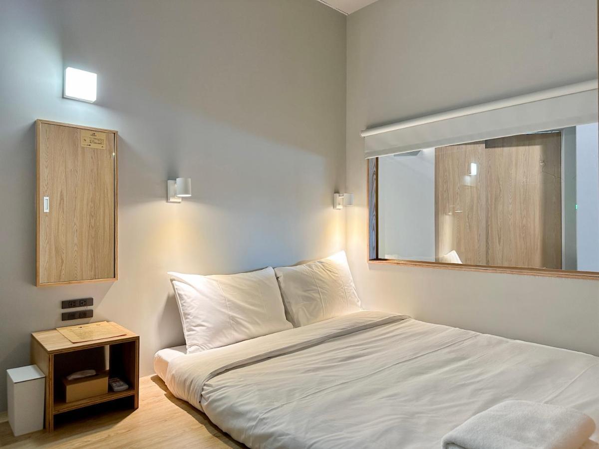 Kw2 Hostel Гаосюн Экстерьер фото